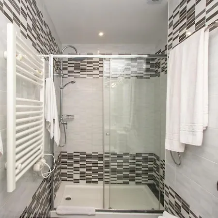 Cozy Renovated Apartement In Center Of Marbella. Apartment *